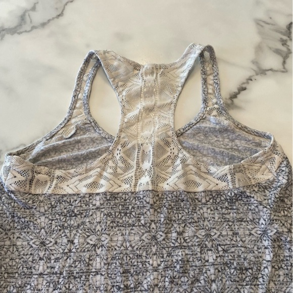 Aeropostale top, gray lace pattern knitted tank top ladies, extra small - Picture 10 of 16